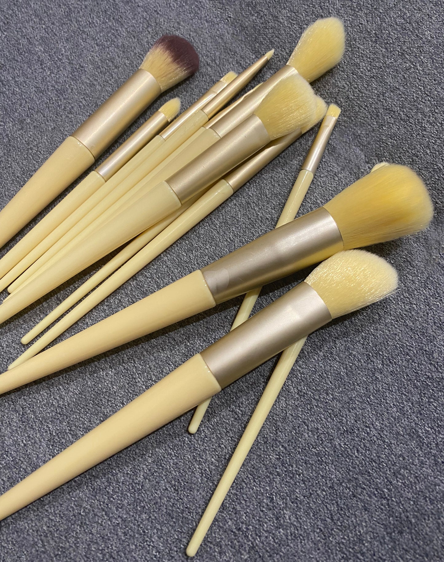 Buttercup- 13 Piece Makeup Brush Set